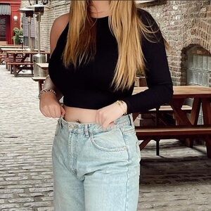 Zara Black One-Shoulder Crop Top